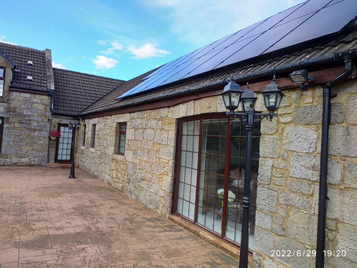 Cottage With Panoramic Views Kirk of Shotts Exteriör bild